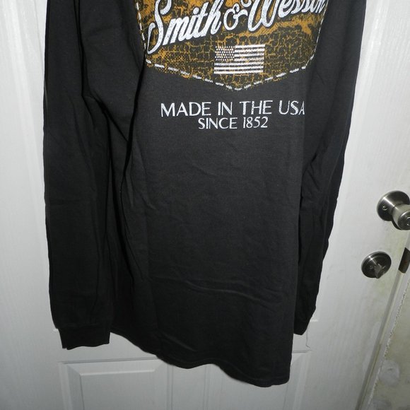 Smith & Wesson Logo Made in the USA American Flag Long Sleeve Tee shirt NWT!🆕 - Picture 5 of 13